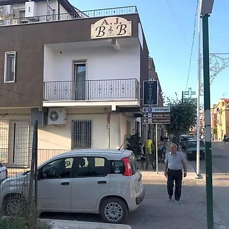 A.j. לינה וארוחת בוקר 3*